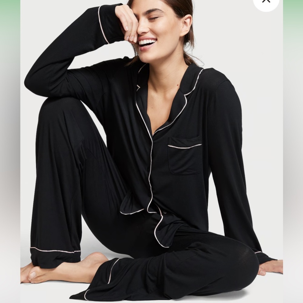 🥳 NEW VS SATIN PAJAMAS NAVY BLUE SIZE  XL